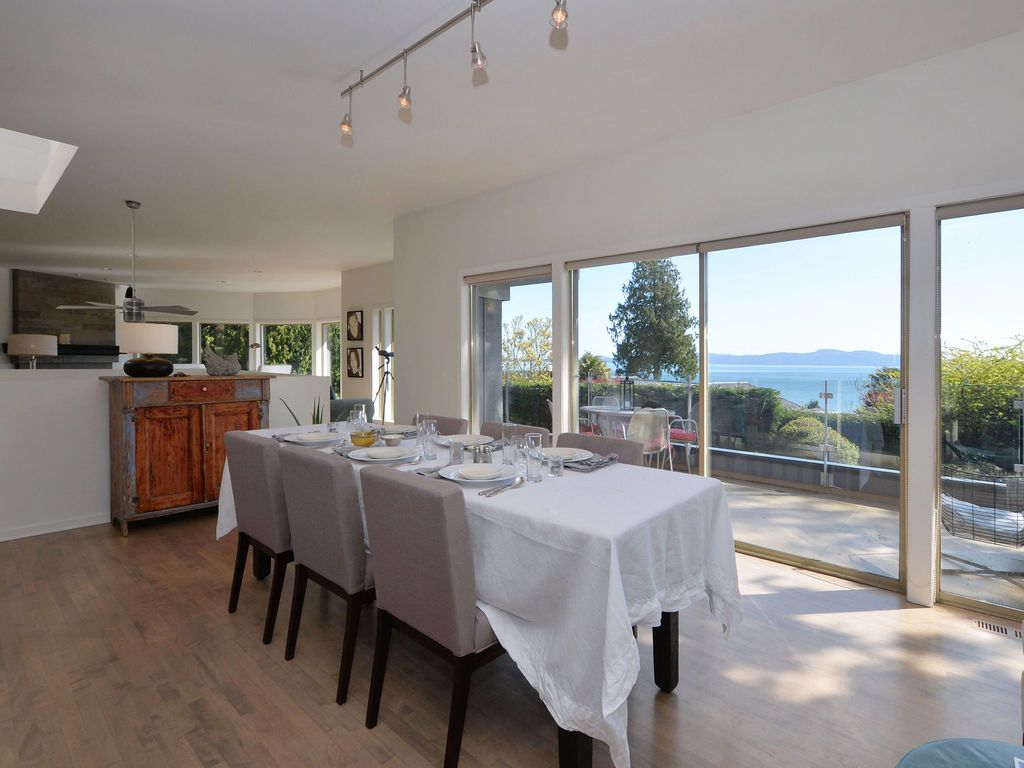 arbutus12.jpg - 170953 Bytes