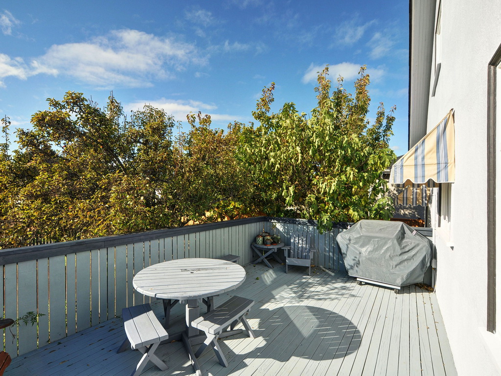 burdick01.jpg - 201924 Bytes