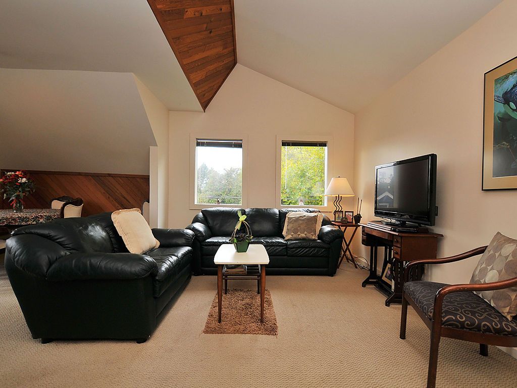 chandler04.jpg - 170953 Bytes