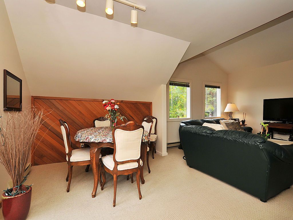 chandler01.jpg - 201924 Bytes