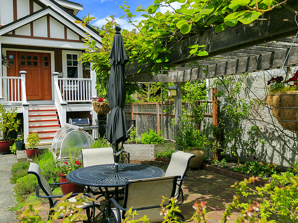 Welcome to B - 19 Cook Street