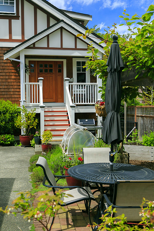 Welcome to B - 19 Cook Street