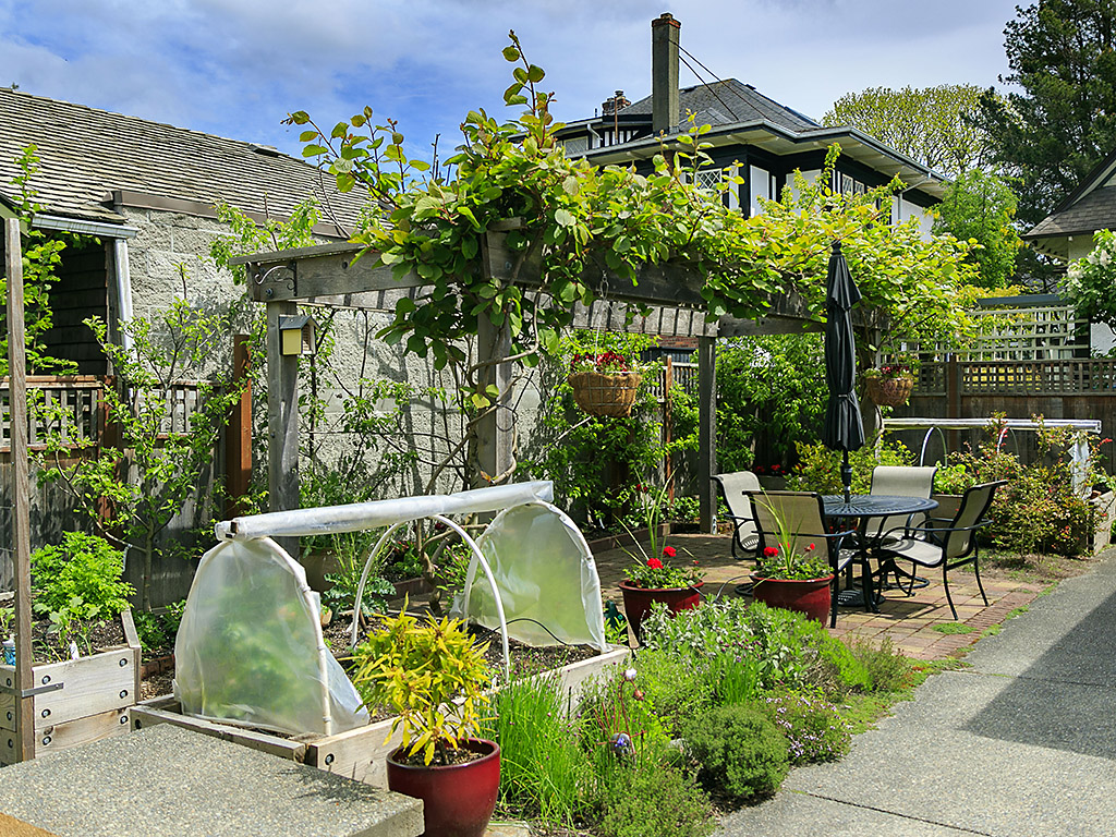 Welcome to B - 19 Cook Street