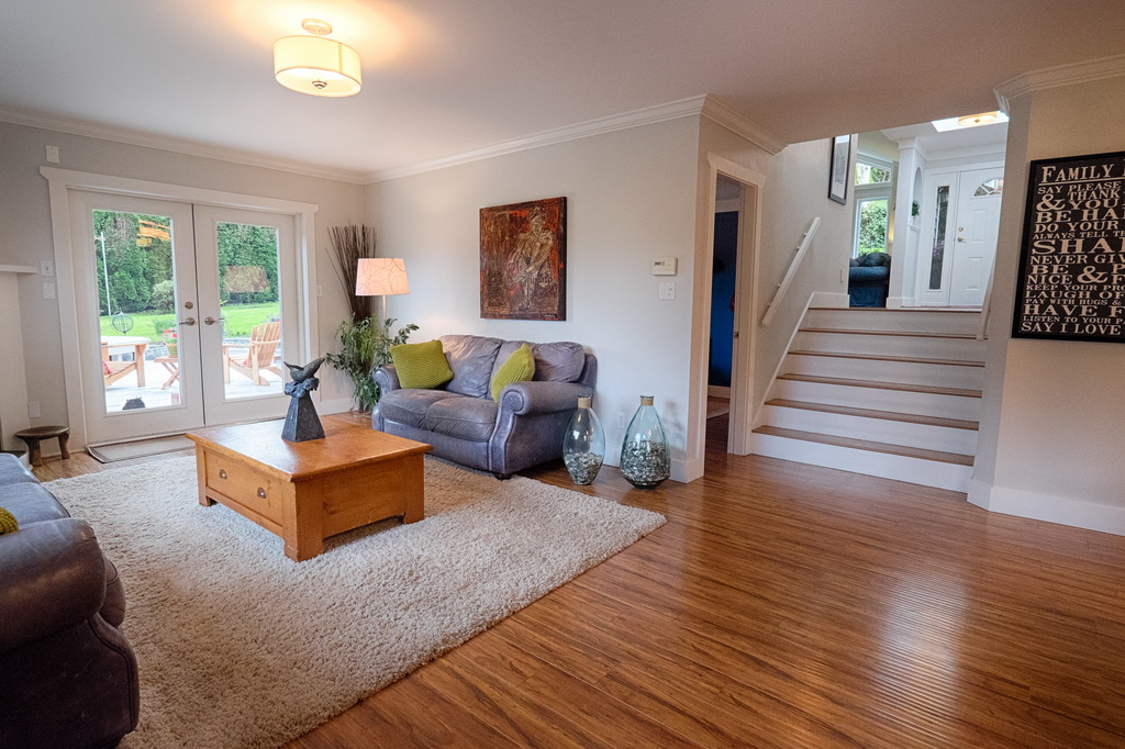 lochside04.jpg - 170953 Bytes