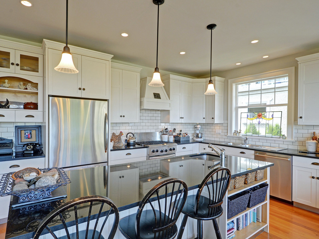 Welcome to 437 Monterey Ave