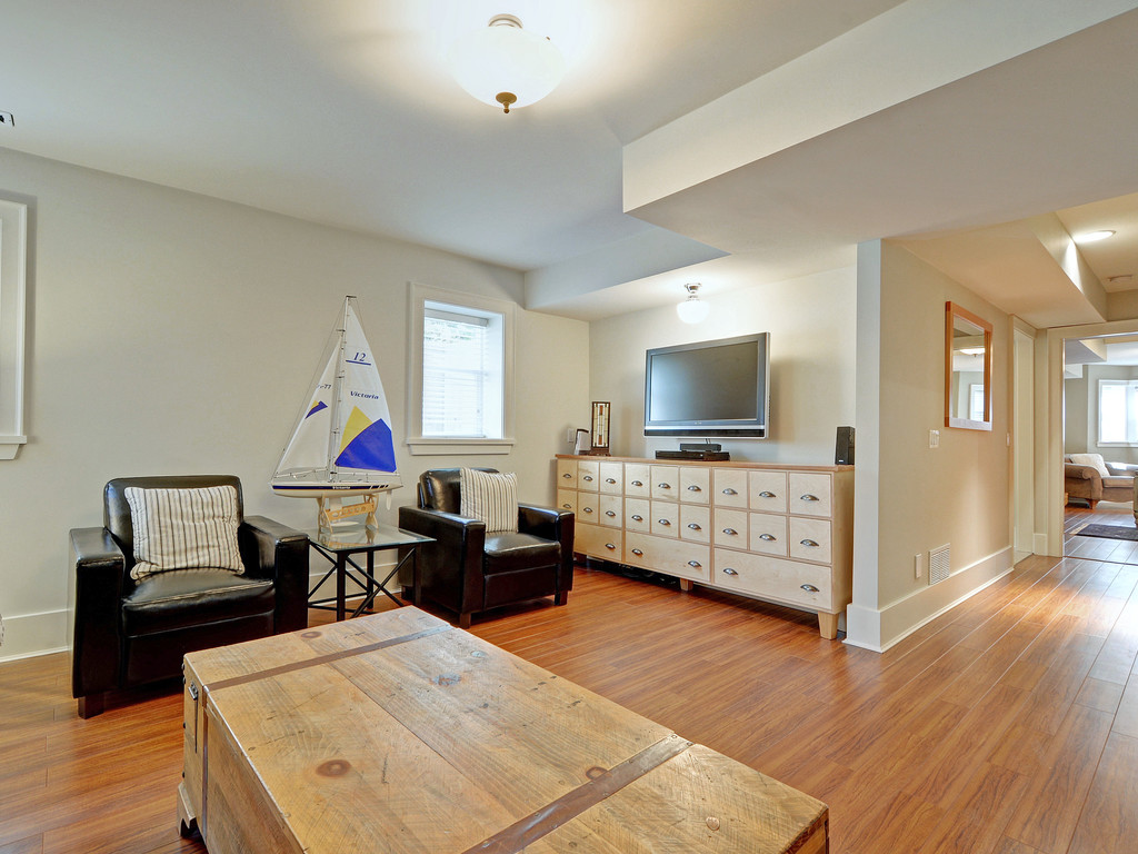 Welcome to 437 Monterey Ave