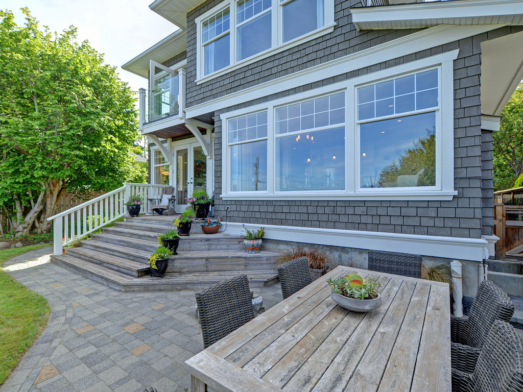 Welcome to 437 Monterey Ave