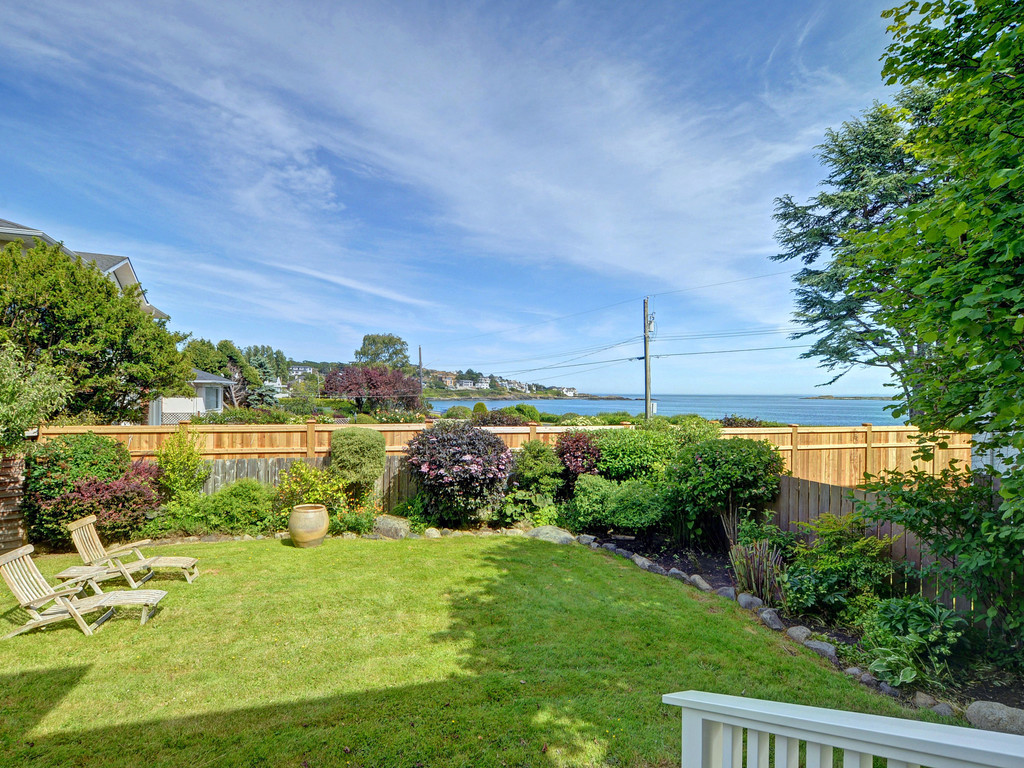 Welcome to 437 Monterey Ave