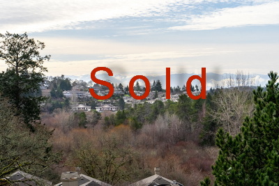 5 - 895 Royal Oak Ave